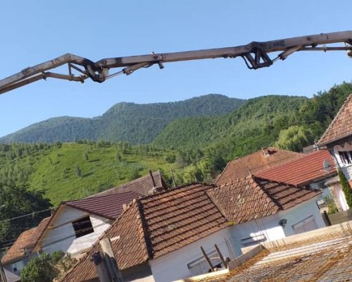 Turnare beton fundatie gard