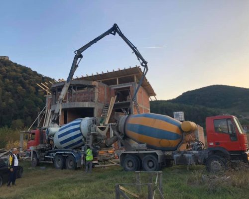 Turnare beton planseu