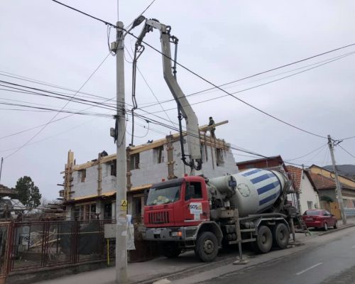 Turnare beton cu pompa stalpi si centuri